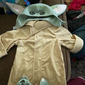 Baby yoda costume